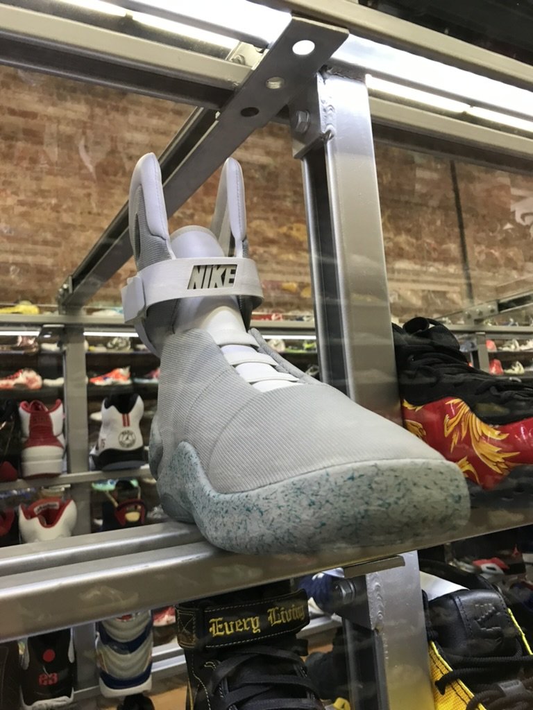 Back to the Future Schuhe im Nike Store