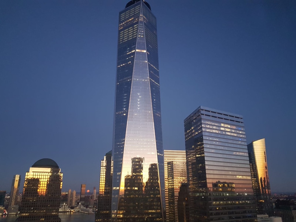 Blick vom Hilton Millenium Hotel zum One World Trade Center